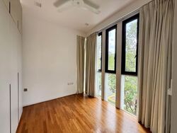 Charlton 27 (D19), Terrace #558508371